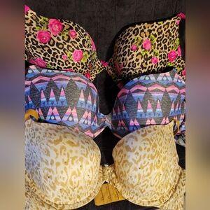 3 Victoria's Secret bras